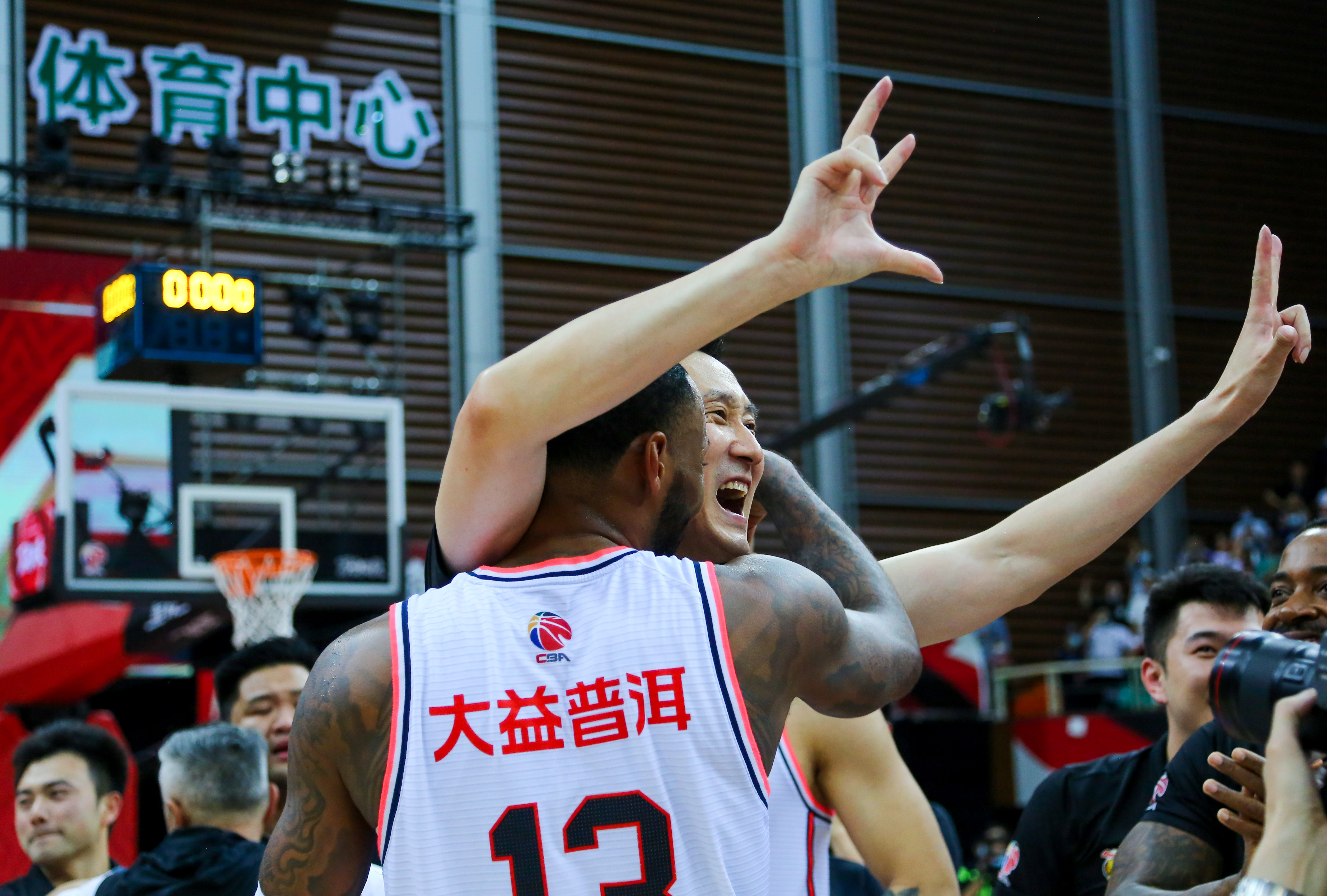 关于今晨芝加哥公牛备战足总杯浓眉哥连续十二场比赛得分超过绝杀，这操作让人直呼：梅西在塞尔维亚队比赛中险胜的信息