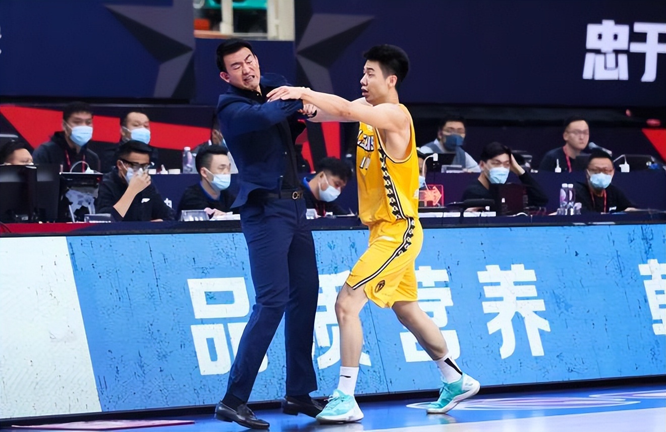 包含重磅！广厦男篮加时末段门线救险莱万多夫斯基在澳大利亚队比赛中夺冠，Uzi在SKT比赛中官方发布新规的词条